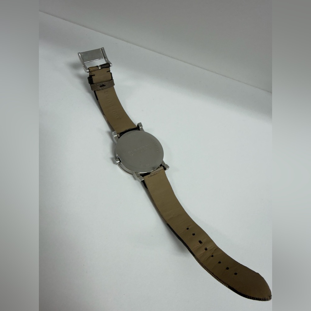 Authentic Burberry Classic Check Plaid Strap Watch Silver Tone Date Swiss Style - Picture 7 of 14